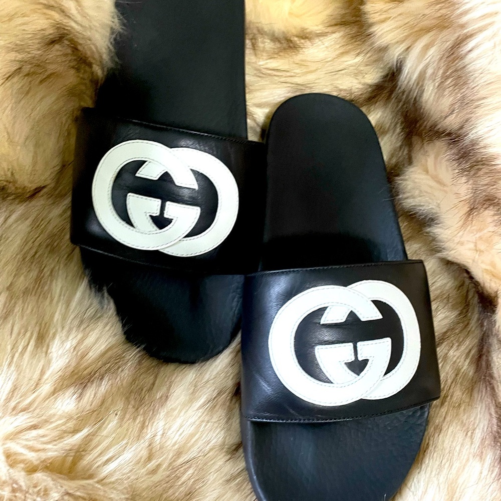Gucci Slides, gently worn, great condition!